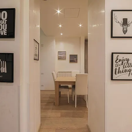Luxury In The Heart Of Out Of Ztl Apartment